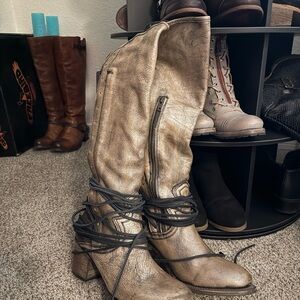 Freebird Coal in Pewter